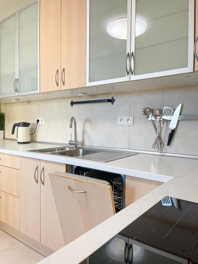 City Center 2 Bedroom A/C Apartment Bratislava Luaran gambar