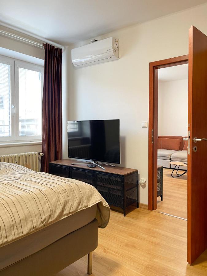 City Center 2 Bedroom A/C Apartment Bratislava Luaran gambar