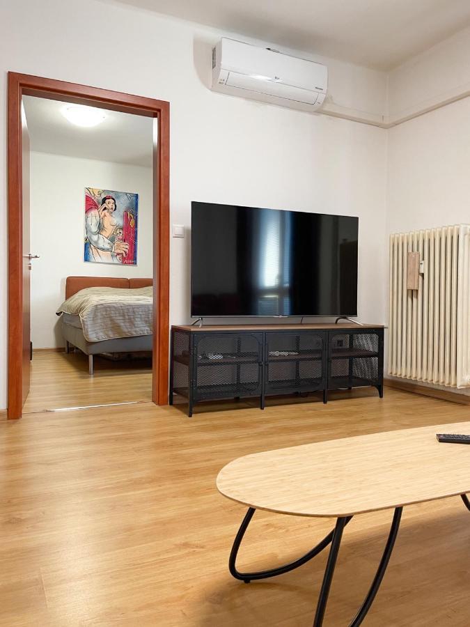 City Center 2 Bedroom A/C Apartment Bratislava Luaran gambar